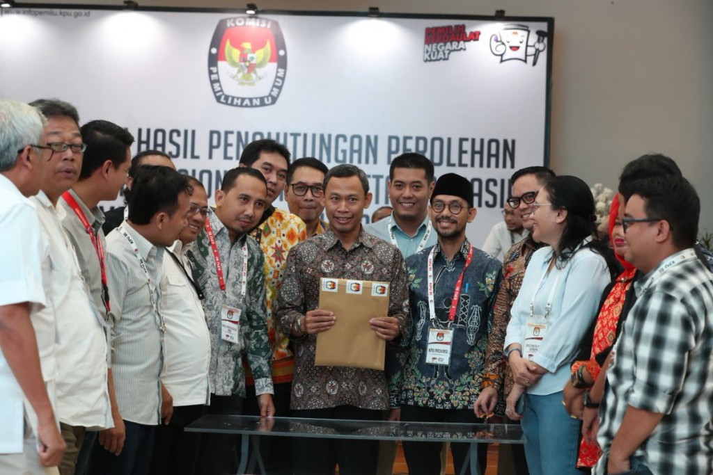 Rekapitulasi Nasional Pilpres 2019 Selesai, Ini Hasil Akhirnya - Detak.co