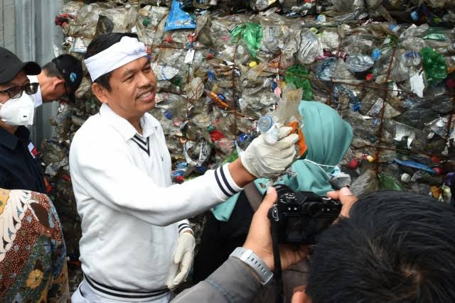 Komisi IV Kaji Ulang Impor Bahan Baku Daur Ulang Plastik Dan Kertas