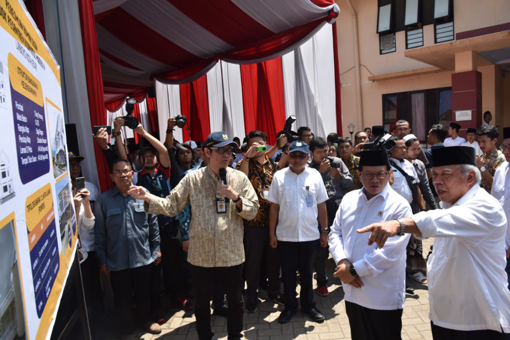 Resmikan Rusun Ponpes Lirboyo Seskab Membangun Pesantren Adalah