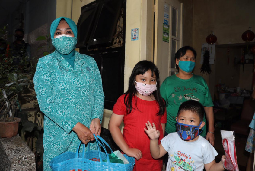 Jatim Pecahkan Rekor Bagibagi 26 Juta Masker Berita