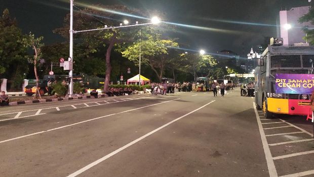 Jalan Menuju Istana Masih Ditutup Polisi Berjaga Di Kawasan Harmoni