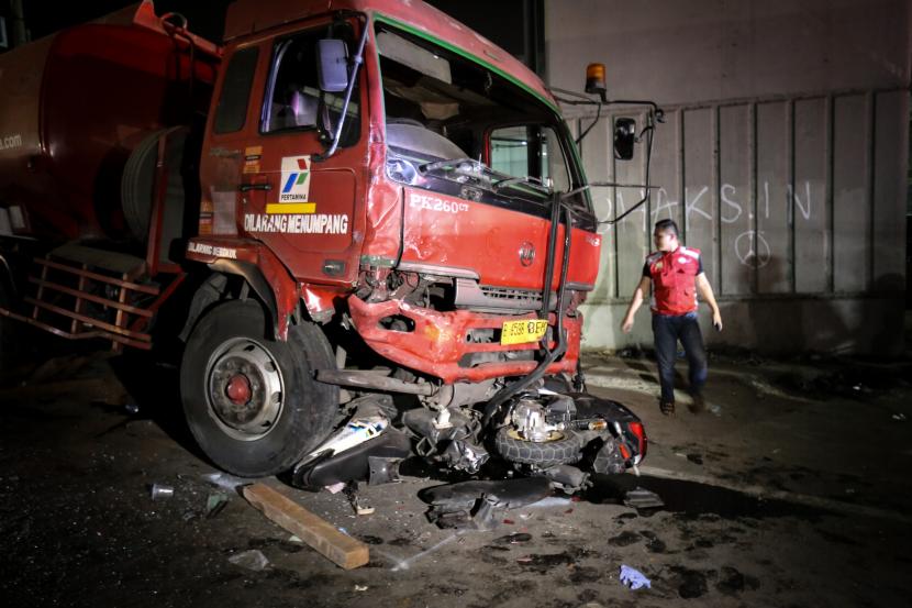 Polisi Cek Ulang Tkp Kecelakaan Truk Pertamina Detak Co