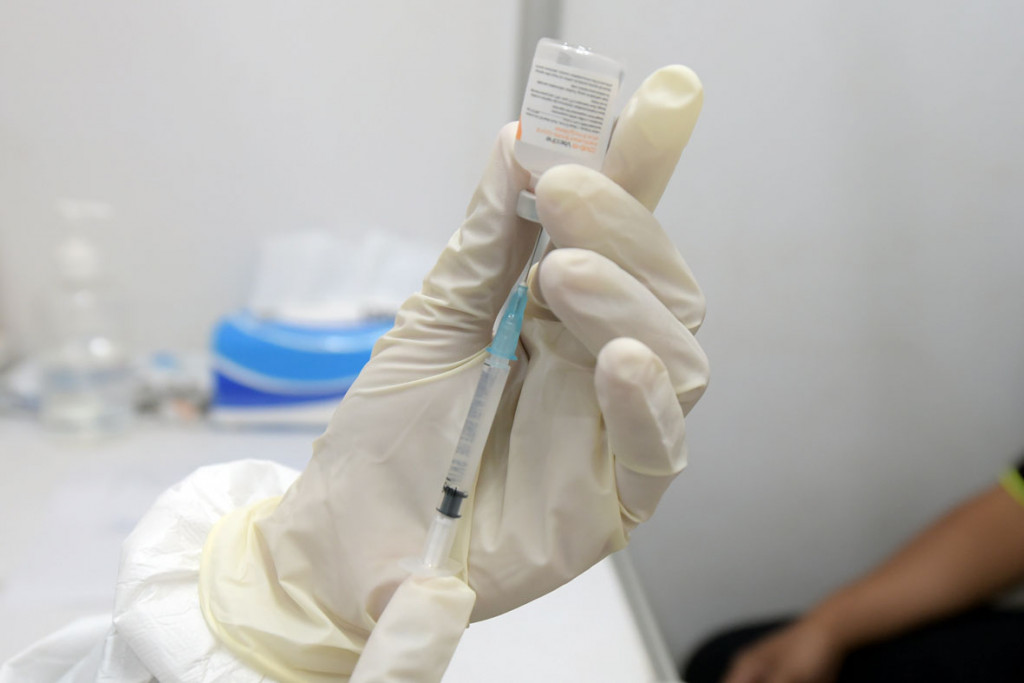 Legislator Dorong Kemenkes Cari Terobosan Vaksinasi Untuk Lansia