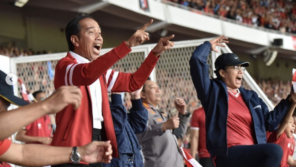 Kumpulan Ekspresi Jokowi Saat Nonton Indonesia vs Thailand di GBK