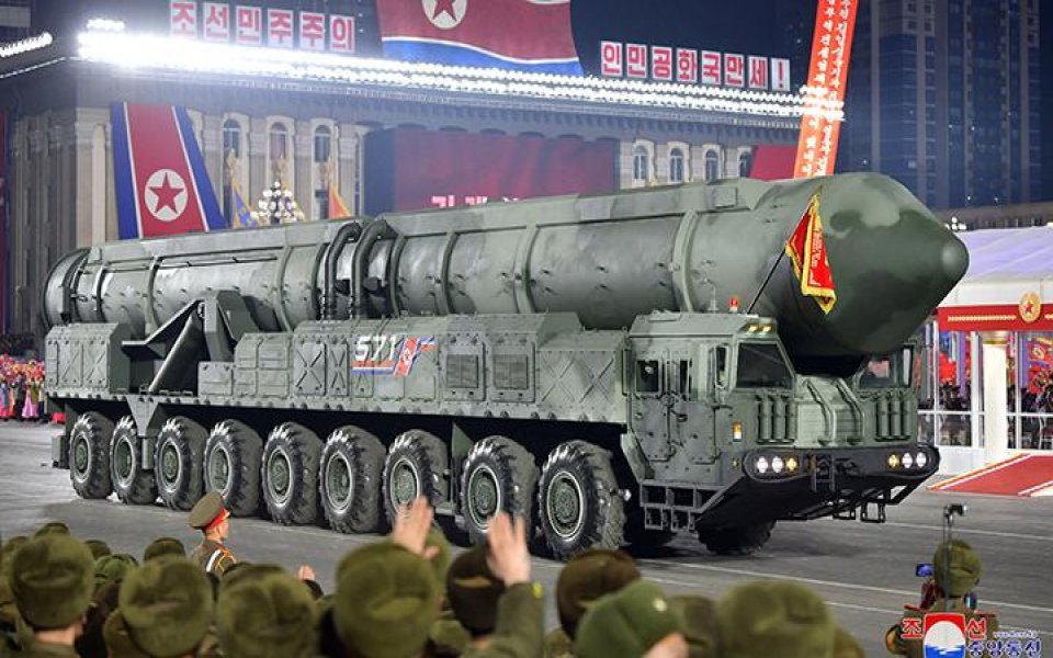 Kim Jong Un Pamer Rudal Nuklir di Parade Militer