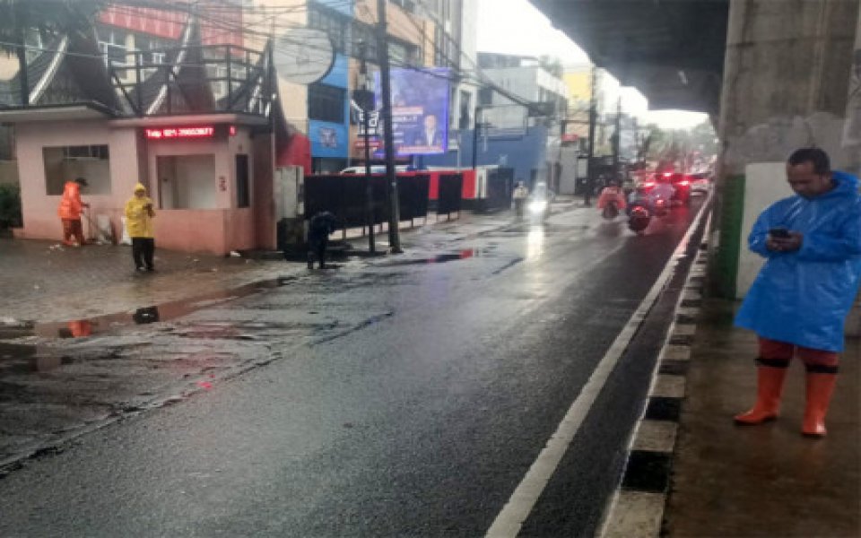 Genangan di Jalan Ciledug Raya Surut