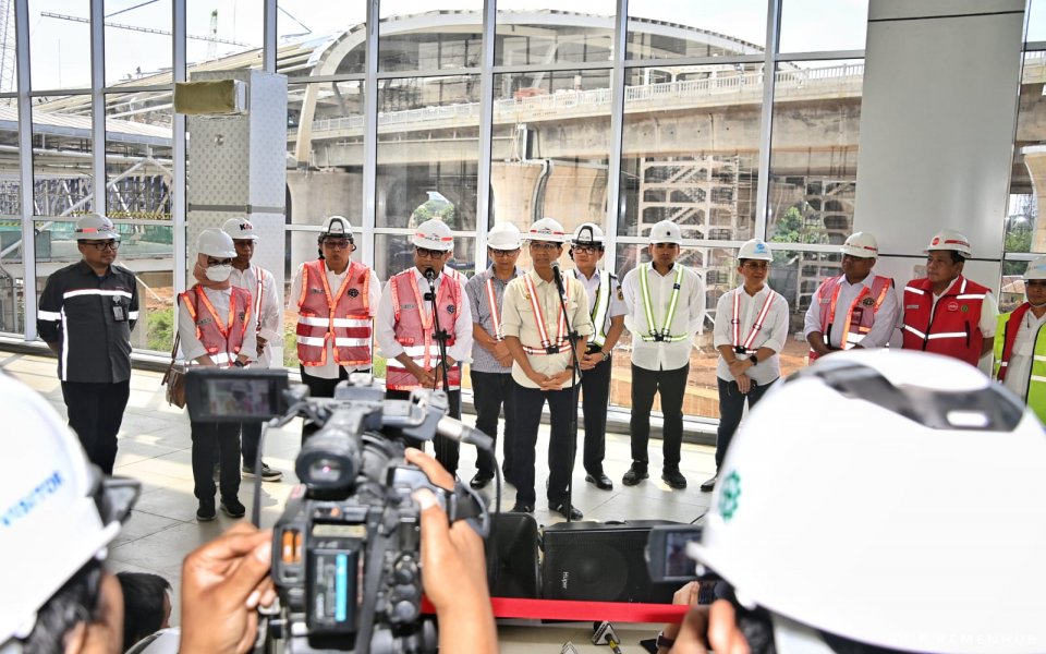 Menhub dan PJ Gubernur DKI Cek Kemajuan Pembangunan Stasiun Halim