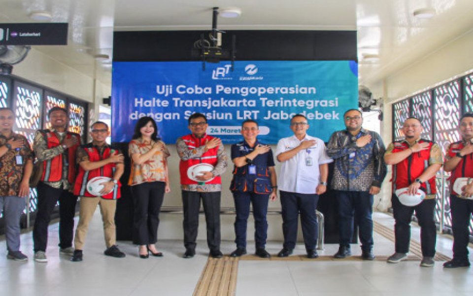 Transjakarta - LRT Jabodebek Uji Coba Operasional Halte Terintegrasi GOR Sumantri