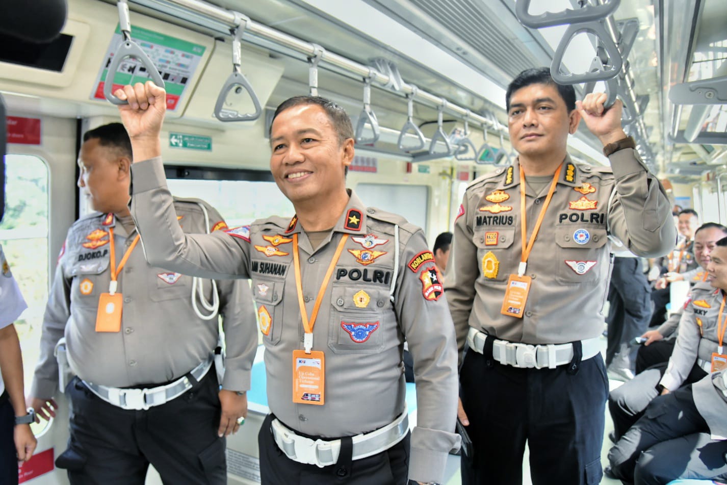 Naik LRT, Korlantas: Ini Solusi untuk Permasalahan Lalu Lintas di Jalan