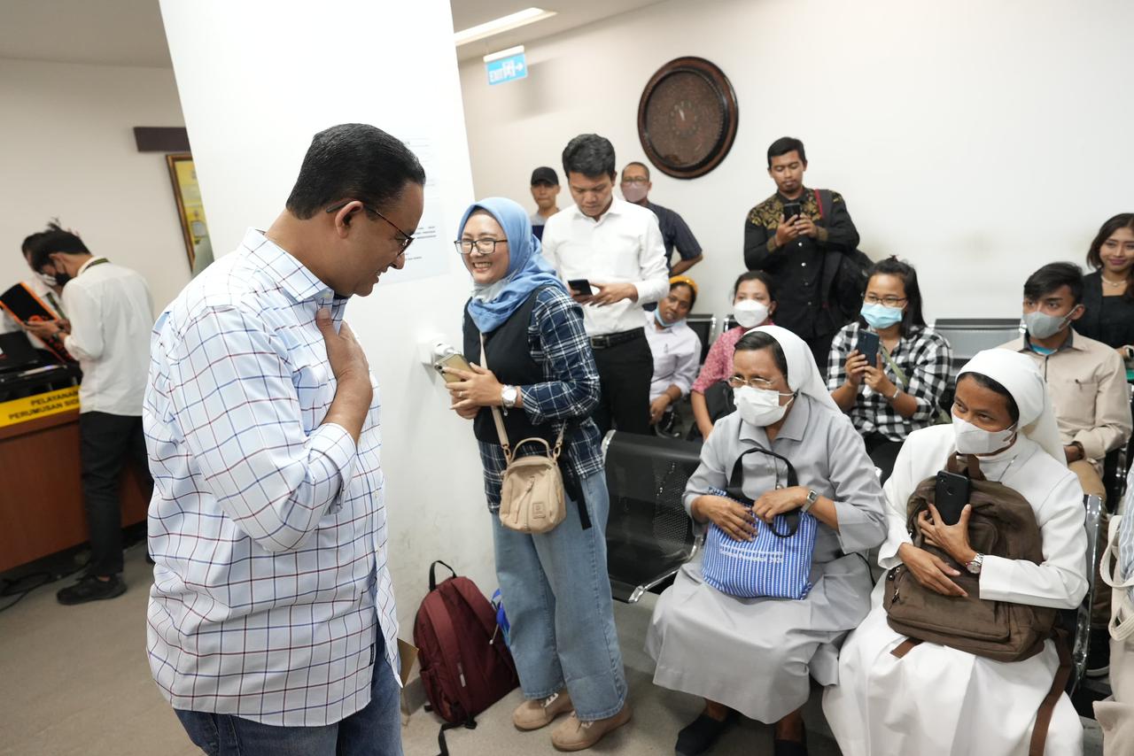 Diantar Pakai Motor, Capres Anies Urus SKCK di Baintelkam Polri