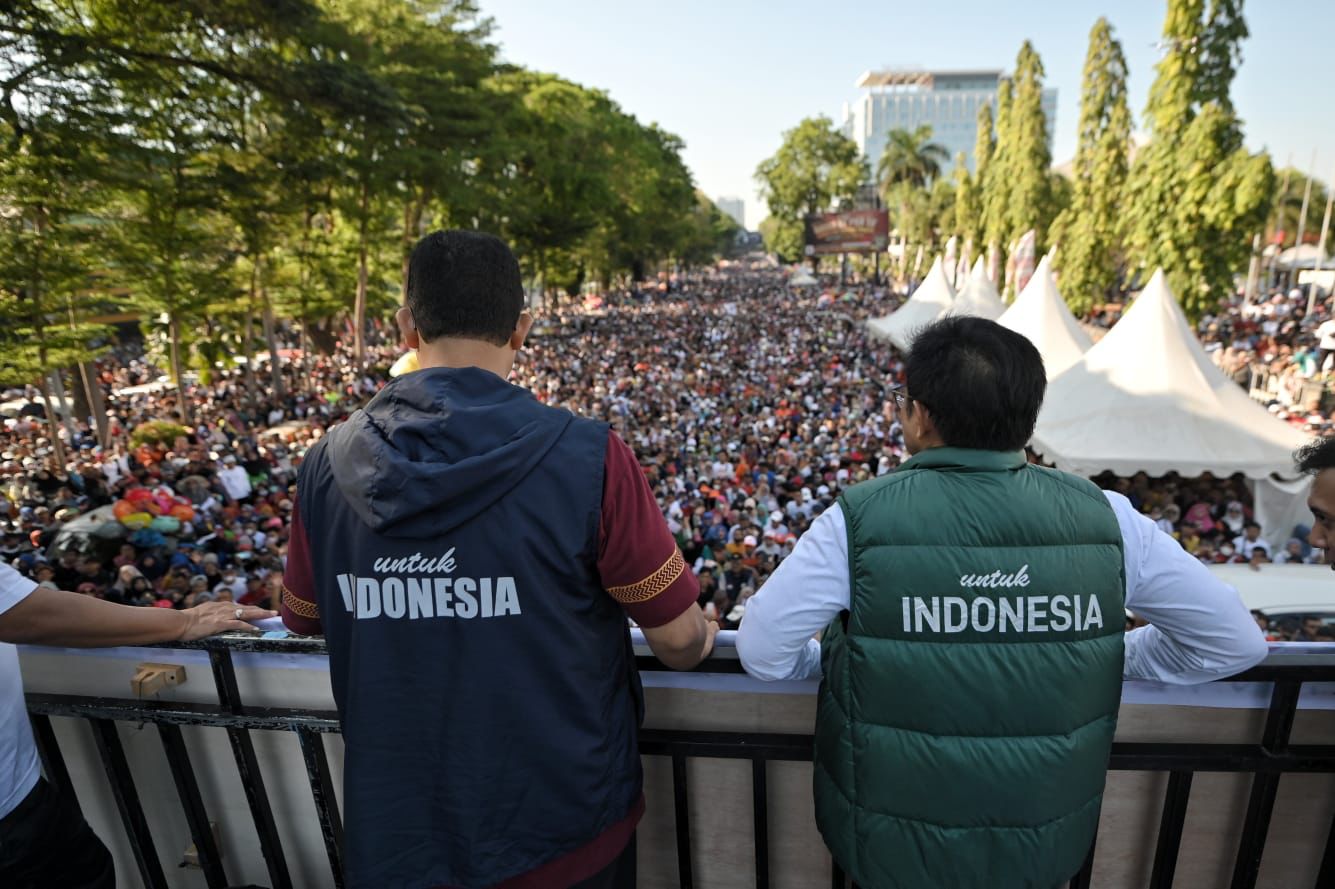 Lautan Manusia Sambut Anies. Warga Makassar: Baru Kali Ini Ada Kumpul Massa Sebesar Ini!