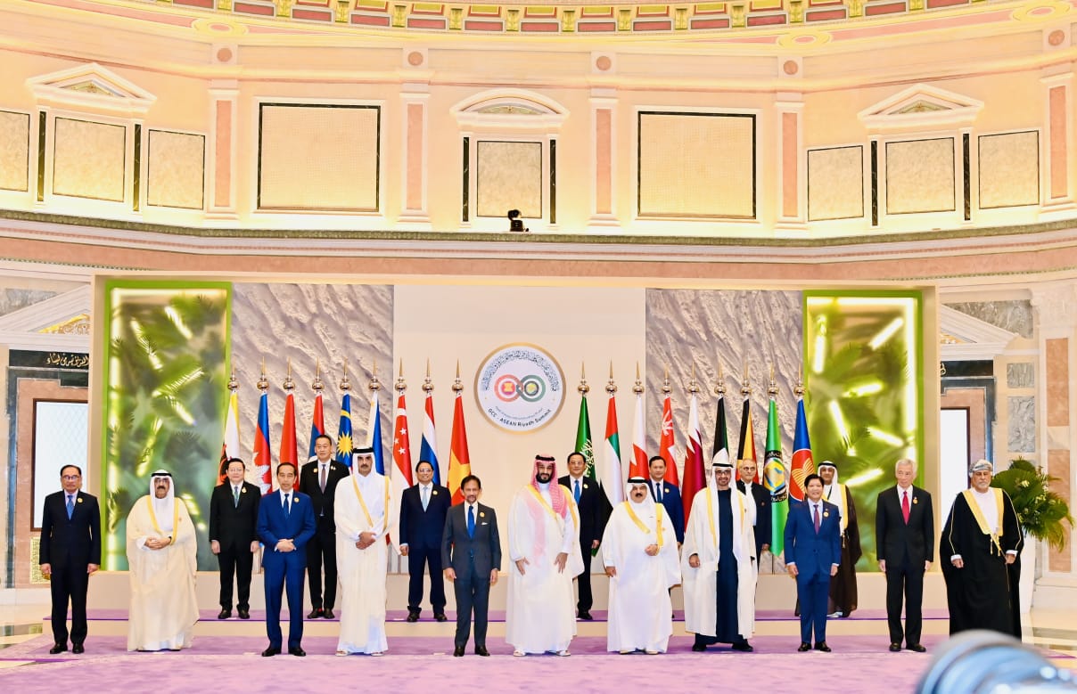 Presiden Jokowi Apresiasi Pertemuan Pertama ASEAN dengan Para Pemimpin Negara Teluk