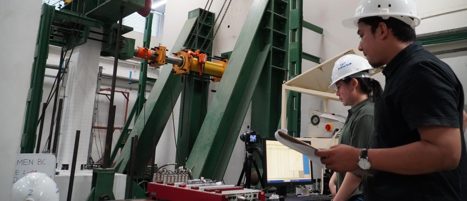 Jadi Satu-satunya di Jawa Timur, Laboratorium Struktur Petra Christian University Surabaya Punya Alat Canggih Ini