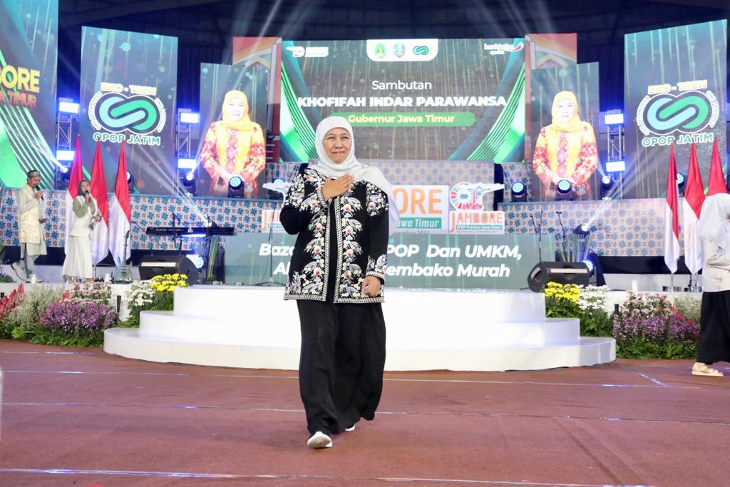 Tetapkan UMK Jatim 2024, Khofifah: Dorong Pertumbuhan Ekonomi dan Kesejahteraan Masyarakat
