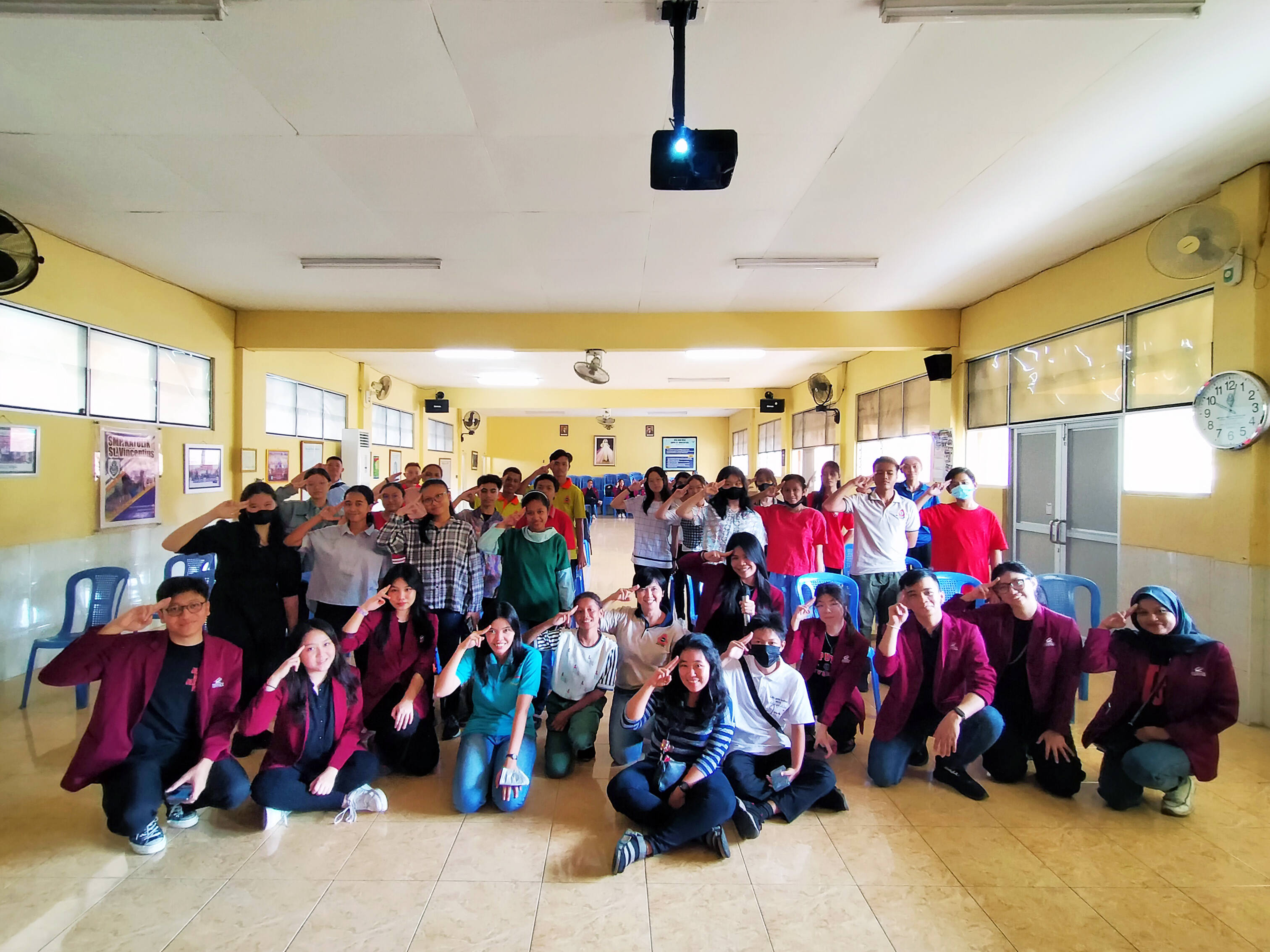 Mengatasi Ketakutan Berbicara di Depan Umum: FIKOM UC Gandeng SSV-DD Mengadakan Pelatihan Public Speaking