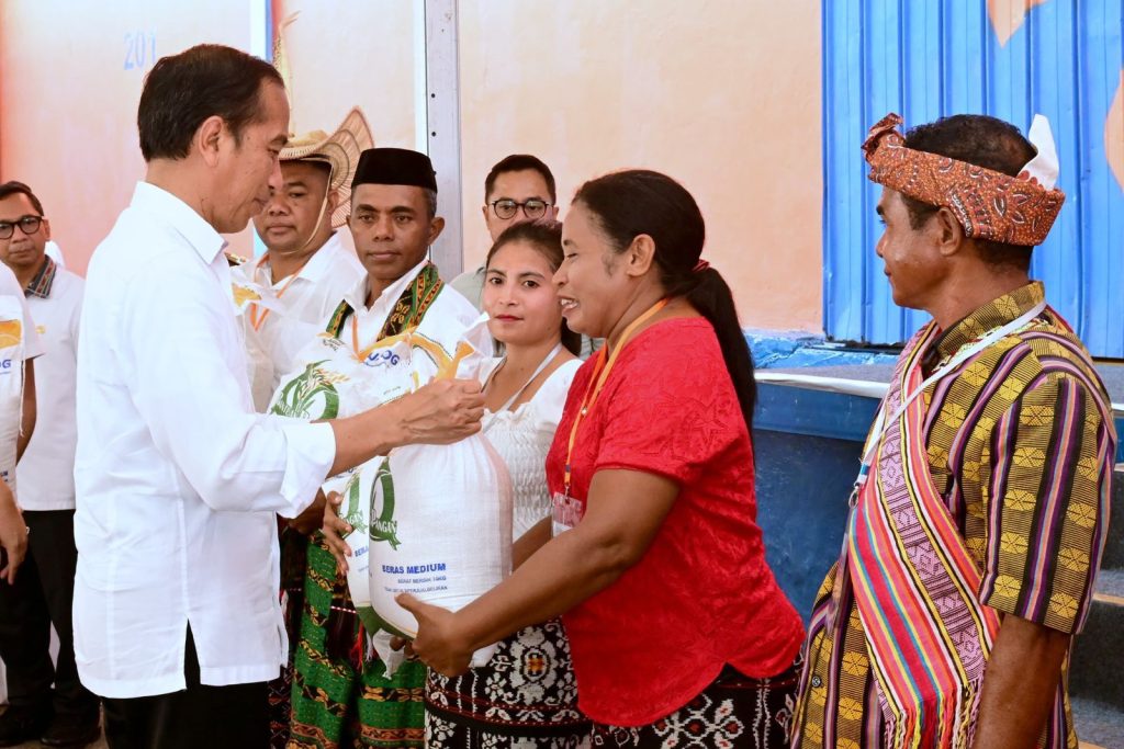 Jokowi Pastikan Bantuan Pangan CBP dan El Nino Tersampaikan ke Warga Kupang