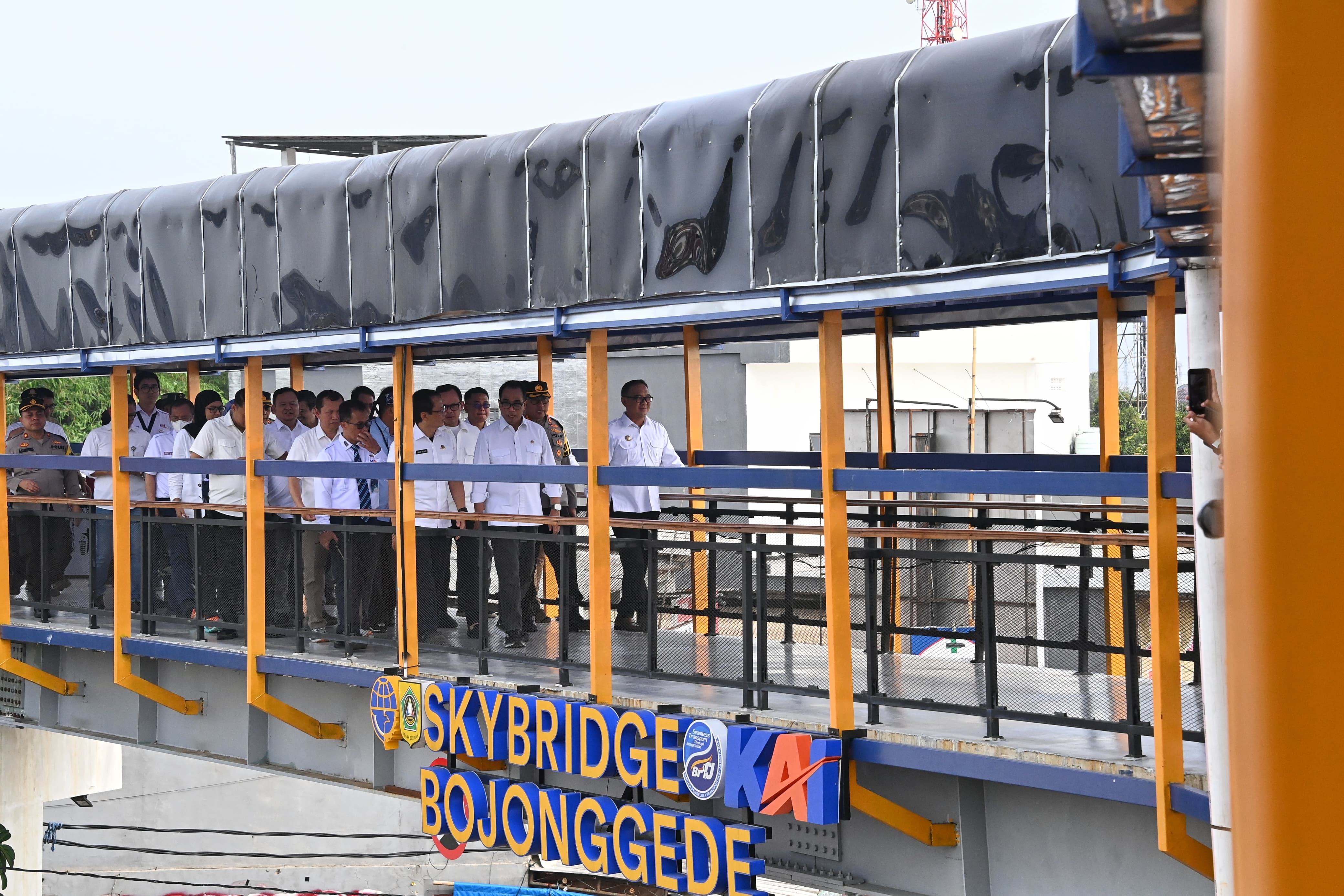 Skybridge Bojonggede Diresmikan, Hubungkan Stasiun KRL dengan Terminal