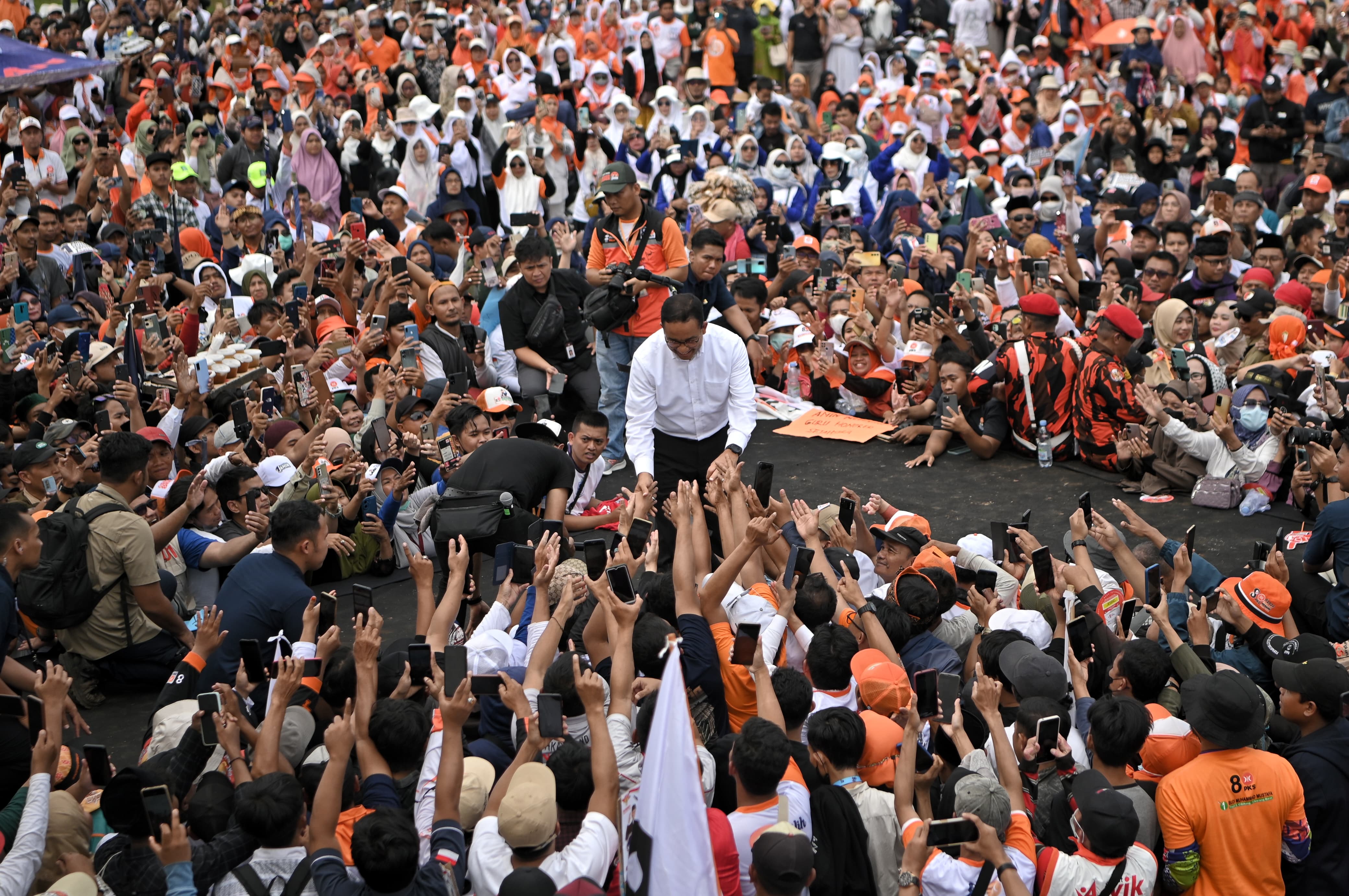 Kampanye Di Cikarang Anies Fokus Pada Pentingnya Ketersediaan Lapangan ...