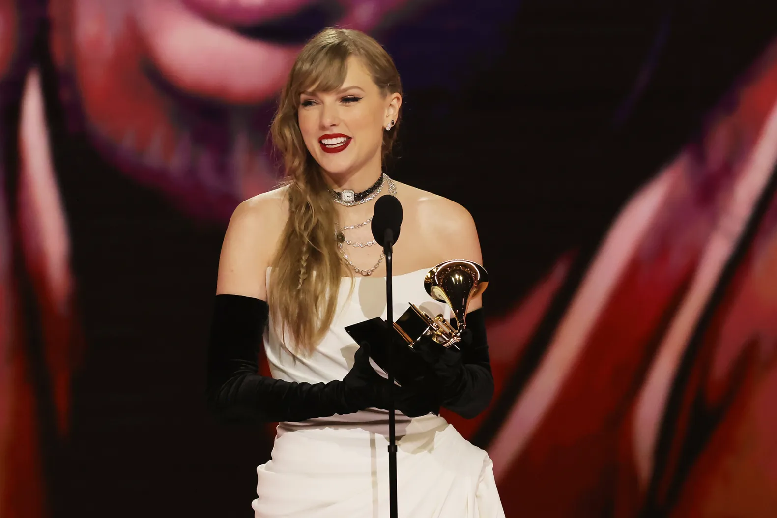 Taylor Swift Umumkan Rilis Album Baru saat Pidato di Grammy Awards