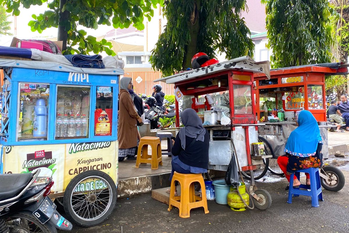 PKL Wajib Punya Sertifikat Halal Mulai 17 Oktober 2024