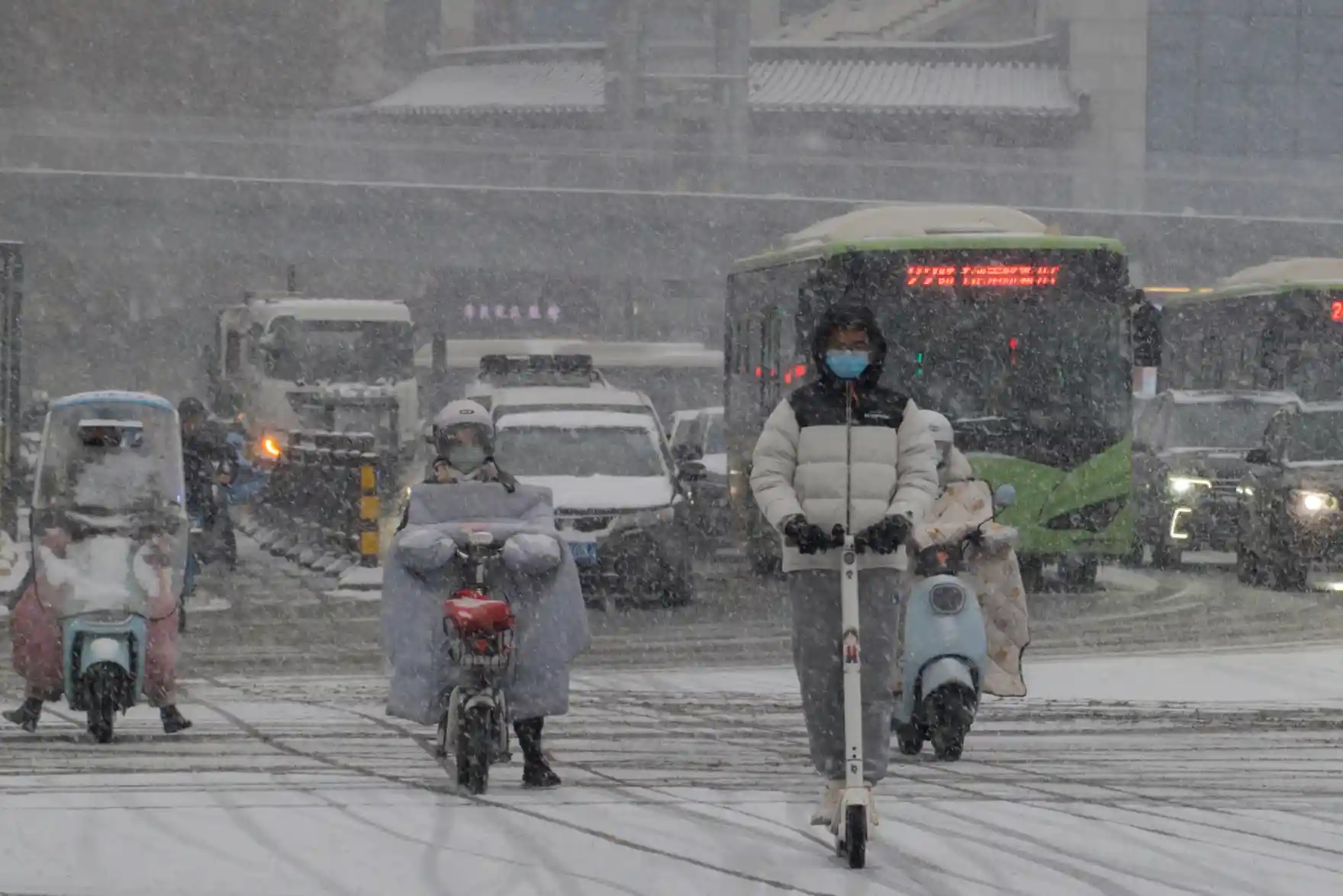 Salju Tebal Menyelimuti Sebagian Wilayah Tiongkok