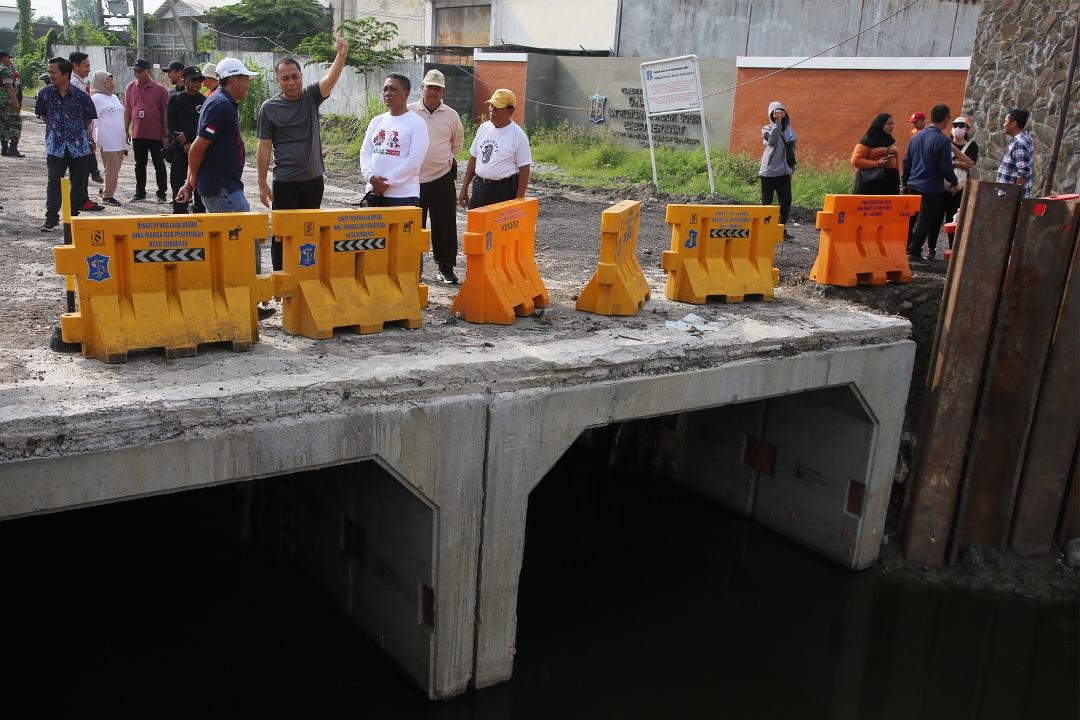 Atasi Banjir hingga Urai Kemacetan, Pemkot Surabaya Mulai Lanjut Pengerjaan Box Culvert Jalan Babat Jerawat-Benowo
