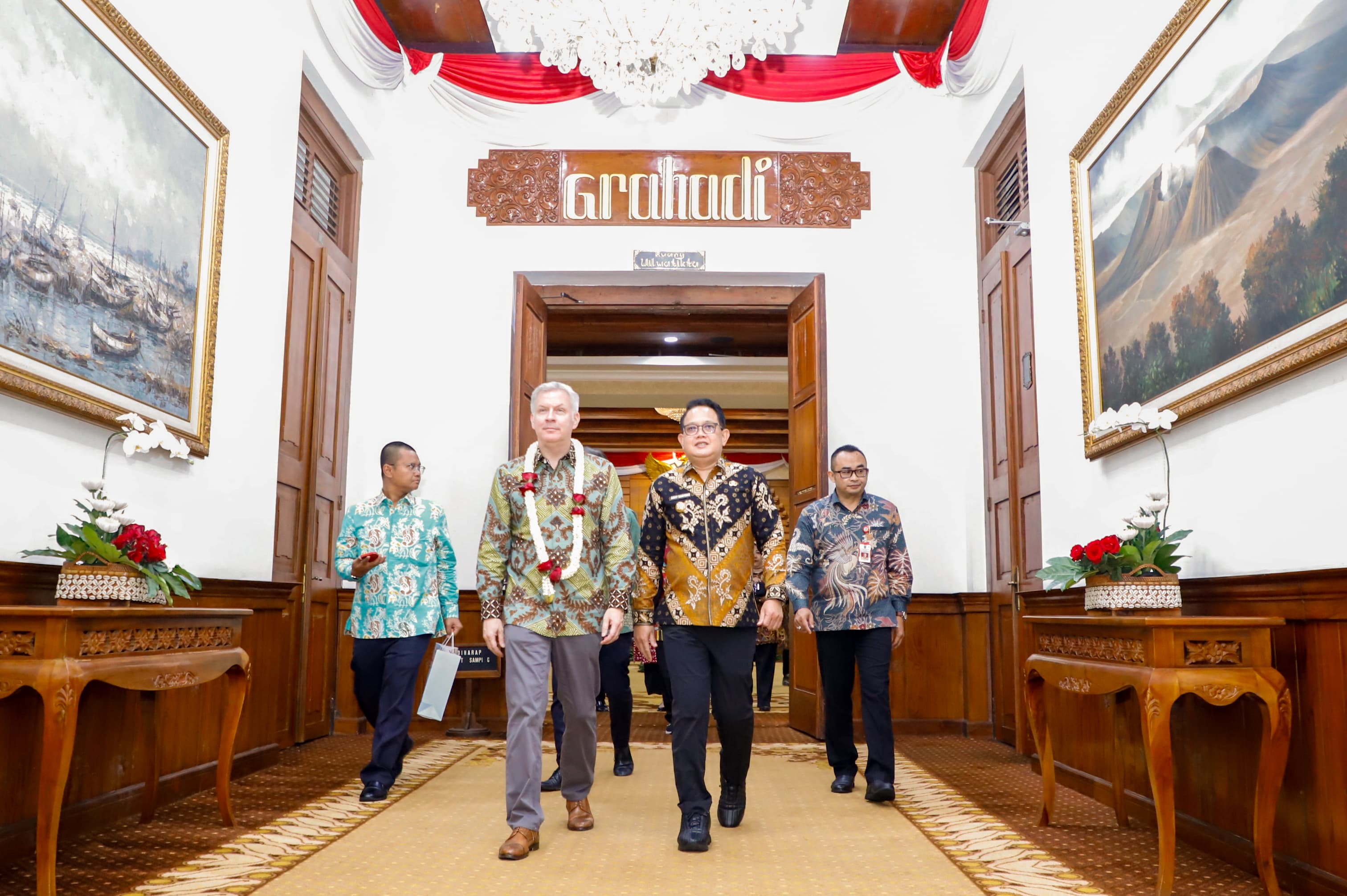 Terima Dubes Kanada Untuk Indonesia dan Timor Leste Jess Dutton, Pj. Gubernur Adhy Tawarkan Peluang Investasi Berbagai Sektor di Jatim