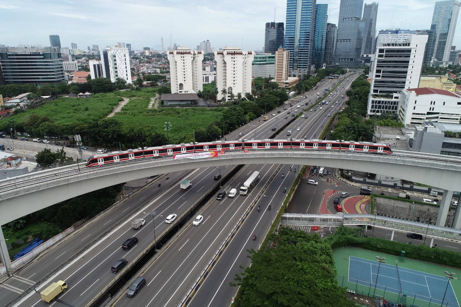 Jumlah Pengguna Meningkat, KAI Kembali Operasikan 308 Perjalanan LRT Jabodebek pada Bulan April