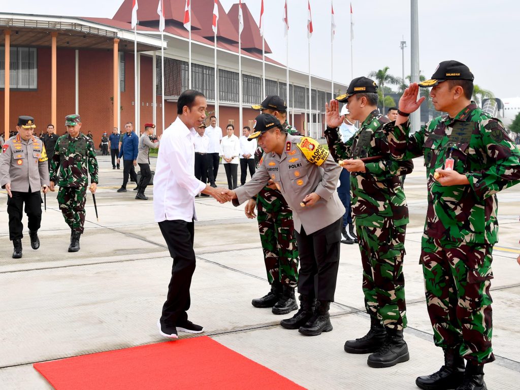 Bertolak ke Jambi, Presiden Jokowi Kunjungi Sejumlah Pasar dan RSUD