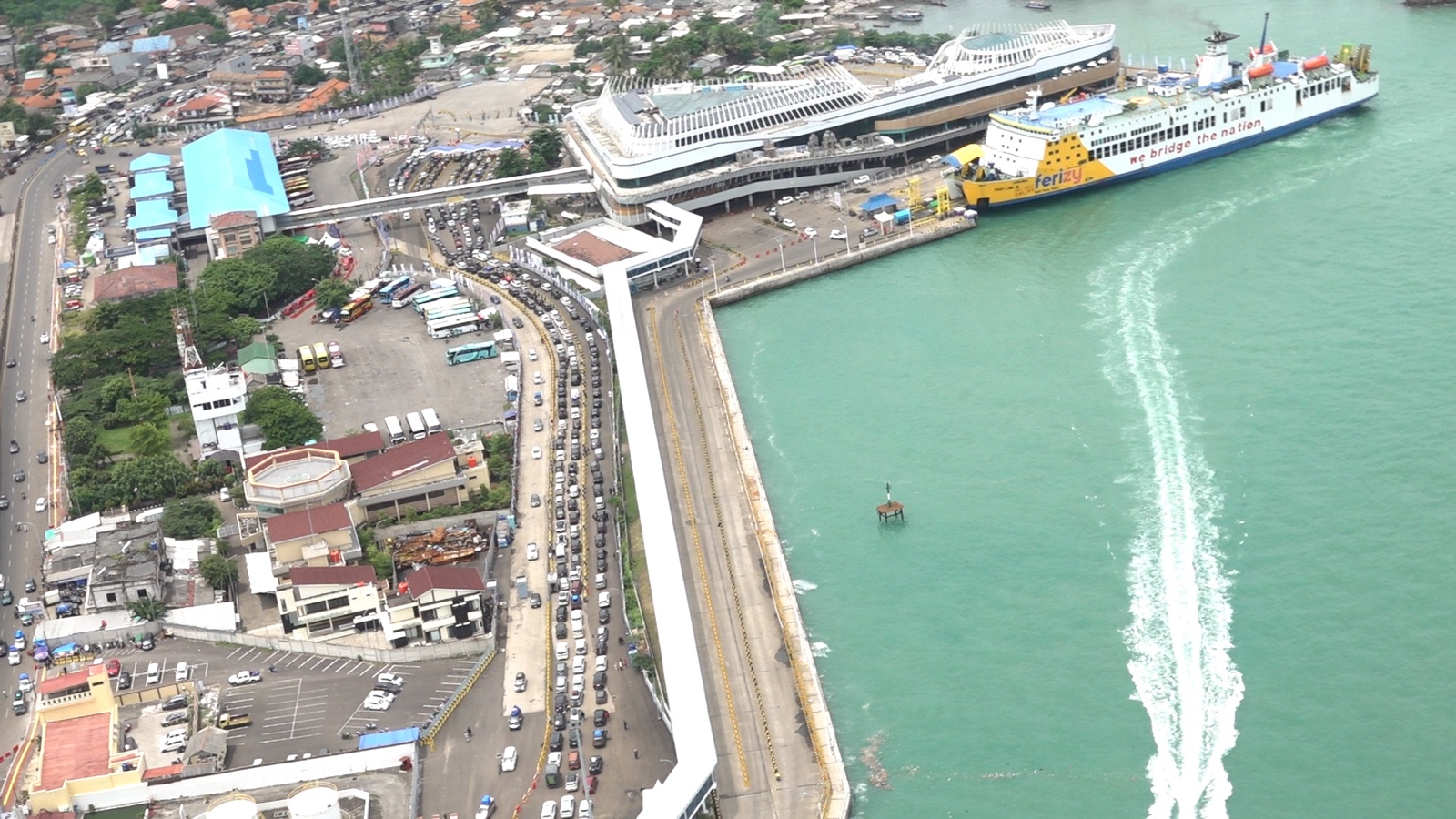 Tinjau Merak-Bakauheni Hingga Cikampek, Kakorlantas Lakukan Delaying Sistem Urai Kepadatan di Pelabuhan