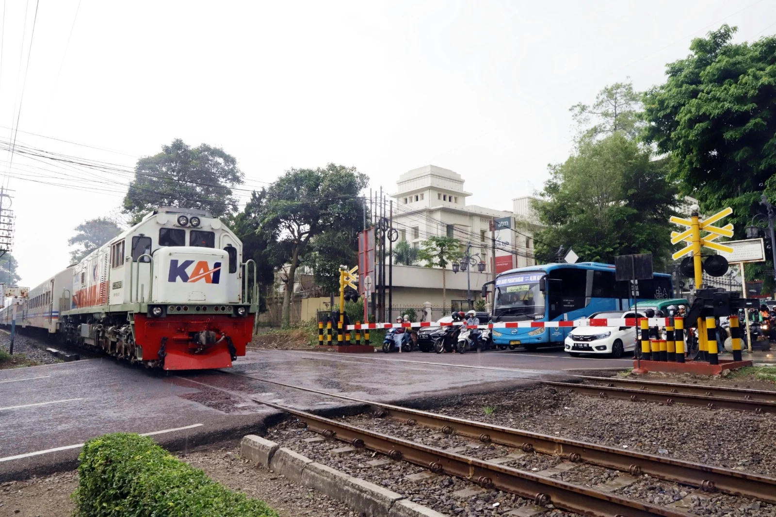 Pelintasan Kereta Api Tanggung Jawab Siapa?