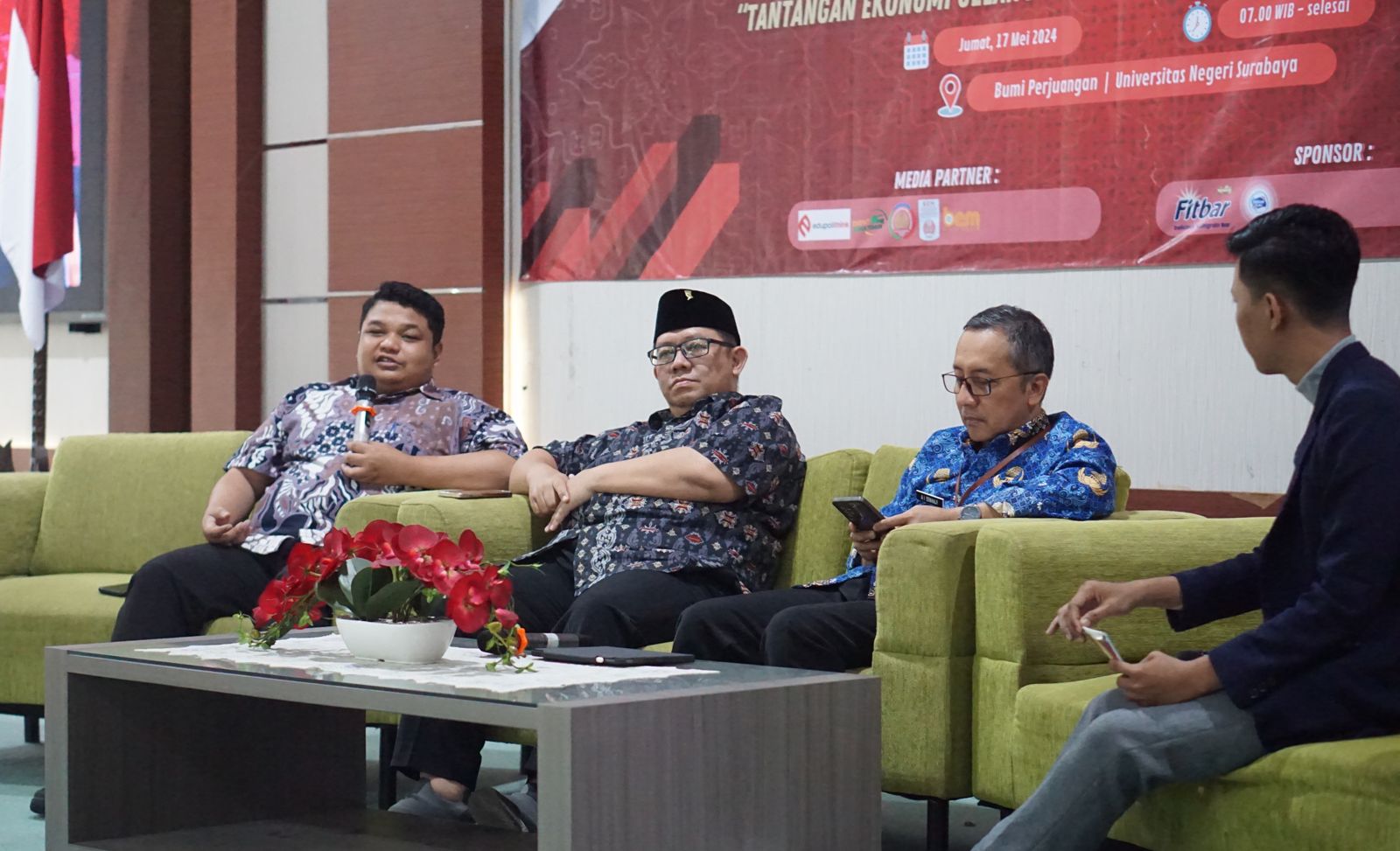Dialog Kebangsaan di Kampus, Achmad Hidayat: Pertumbuhan Ekonomi Lambat dan Pangan Makin Naik