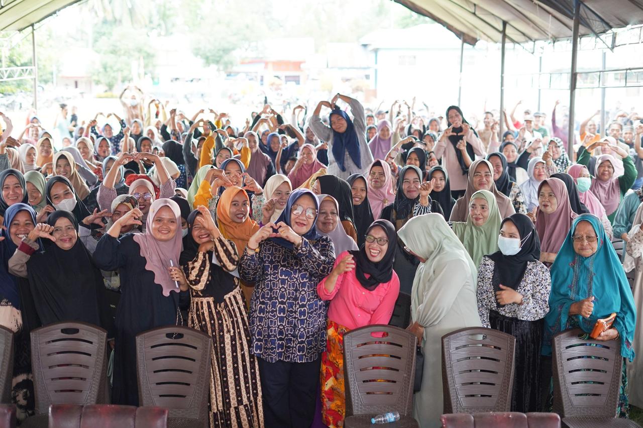 Didukung Ribuat Warga Kolut, Cagub Sultra Tina Nur Alam Siap Wujudkan Tiga Pilar Bahteramas