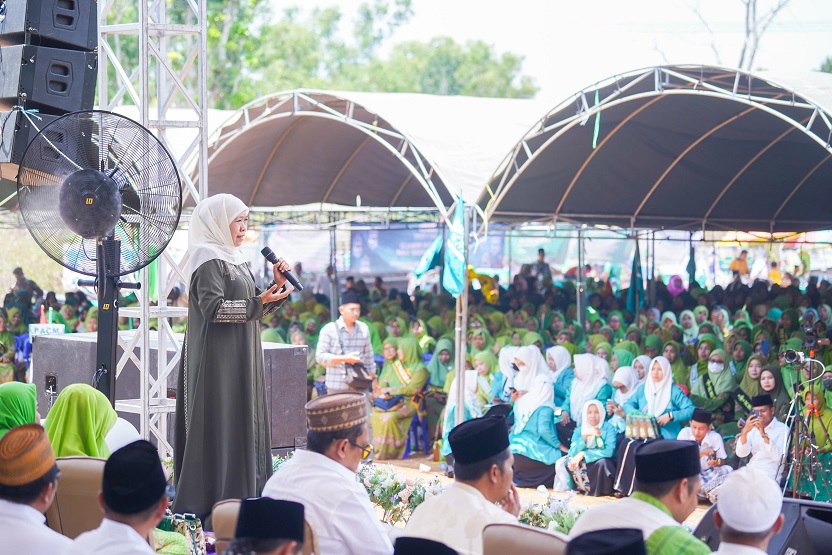 Kick Off Hari Santri Nasional di Pamekasan, Khofifah: Kuatnya Peran NU Menjaga dan Mempertahankan Kemerdekaan RI