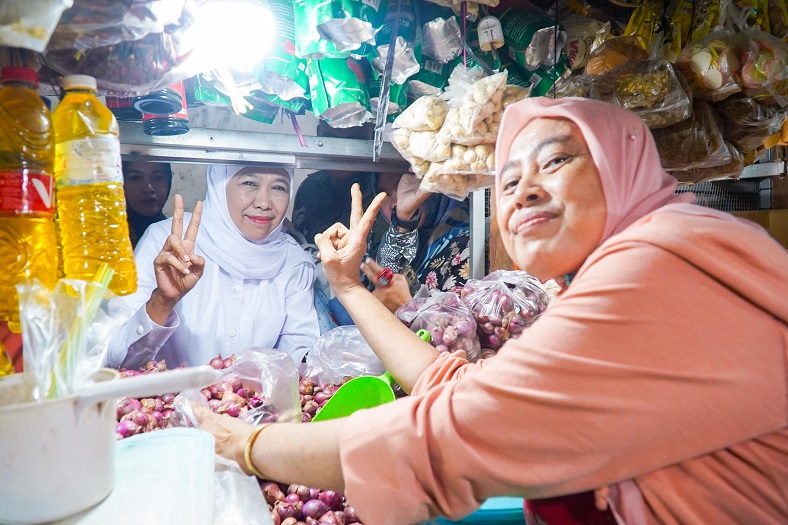 Serap Aspirasi Pedagang, Khofifah Dukung  Pertahankan Pasar Tradisional Srimangunan Sampang