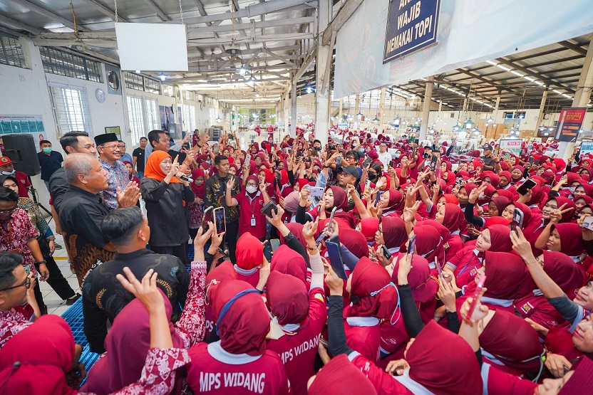 Pekerja MPS Tuban Mantap Pilih Khofifah, Gubernur Paling Berpihak pada Industri Padat Karya SKT