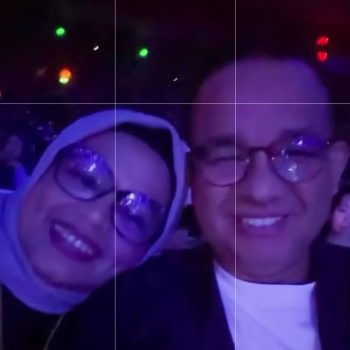 Kemesraan Anies Baswedan dan Fery Farhati saat Nonton Konser John Legend