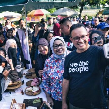 Anies Baswedan Sapa Masyarakat Kota Madiun di Car Free Day