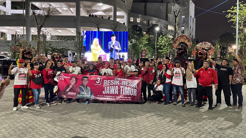 Debat Pilkada Jatim, Pendukung Risma-Gus Hans Tampilkan Kesenian Jaranan