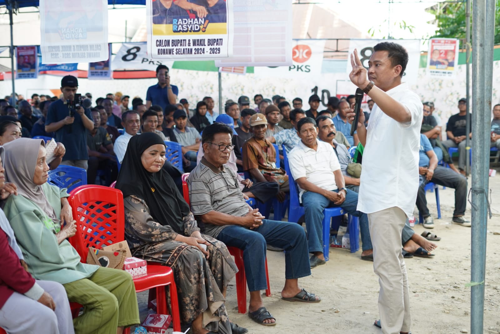 Cabup-Cawabup Konsel, Radhan-Rasyid, Ajak Masyarakat Pilih Cagub Tina Nur Alam di Pilgub Sultra