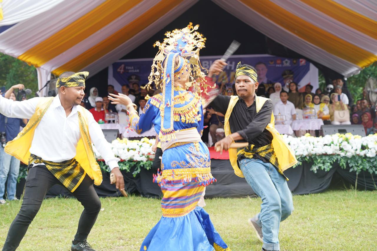 Tampilkan Tari Katumbu dan Gambus dalam Tabligh Akbar, Komitmen Tina-Ihsan pada Budaya Sultra Dipuji Pegiat Seni