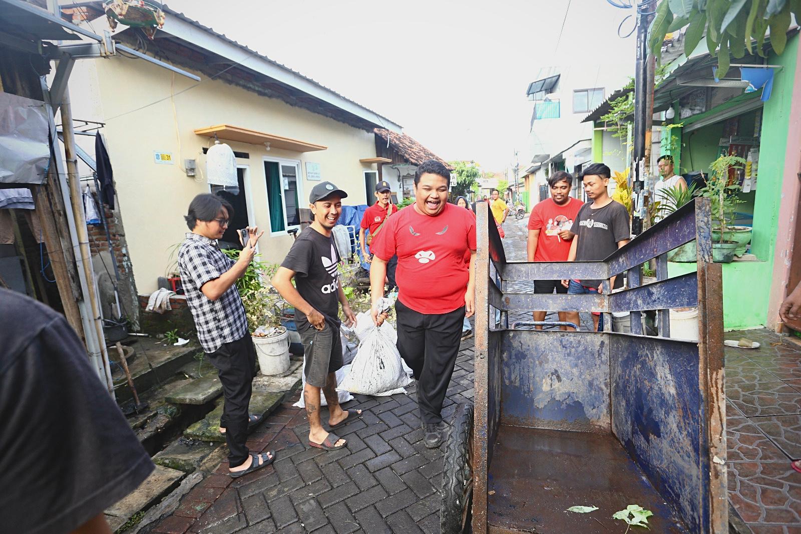 Semangat Gotong Royong Warnai Perayaan HUT ke-52 PDIP di Bendul Merisi