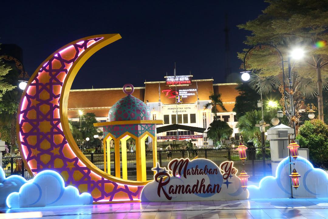 Sambut Bulan Suci Ramadan, Pemkot Surabaya Percantik Kota Dengan Ornamen Ala Timur Tengah