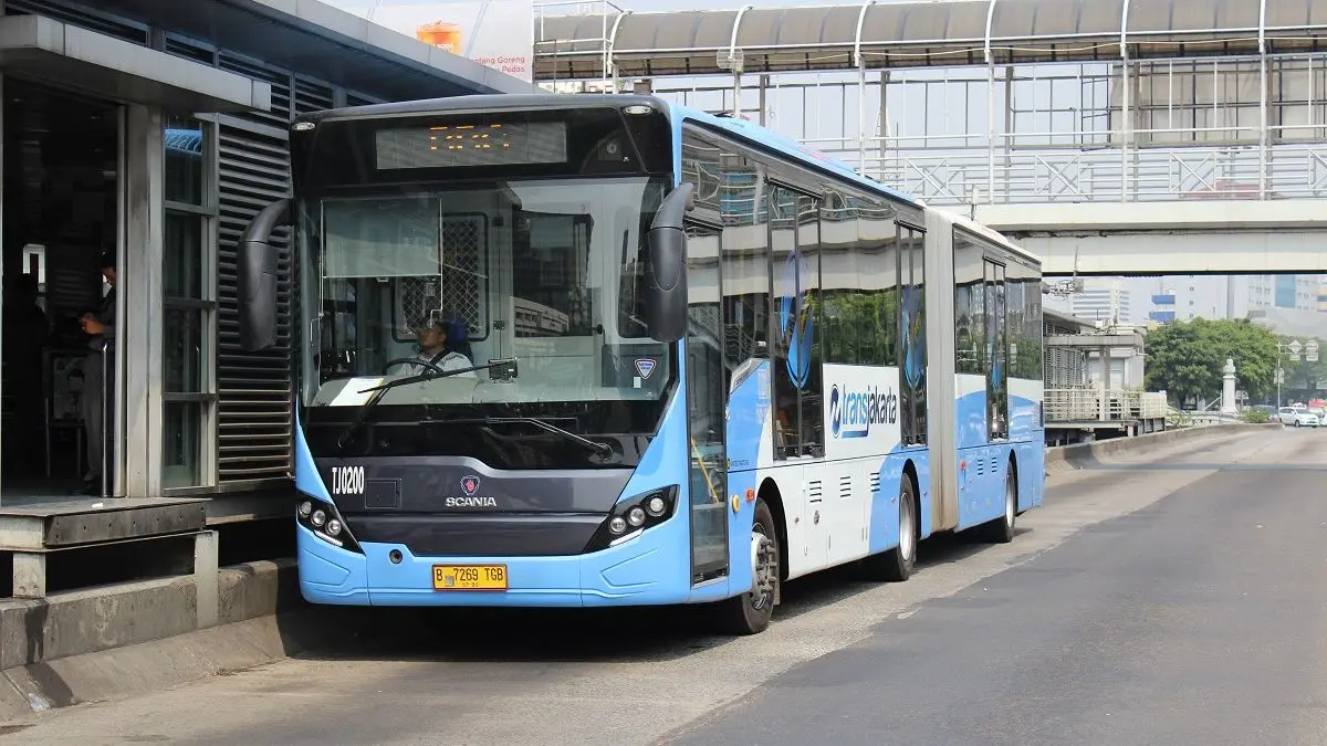 Ini Aturan Berbuka Puasa di Dalam Bus Transjakarta