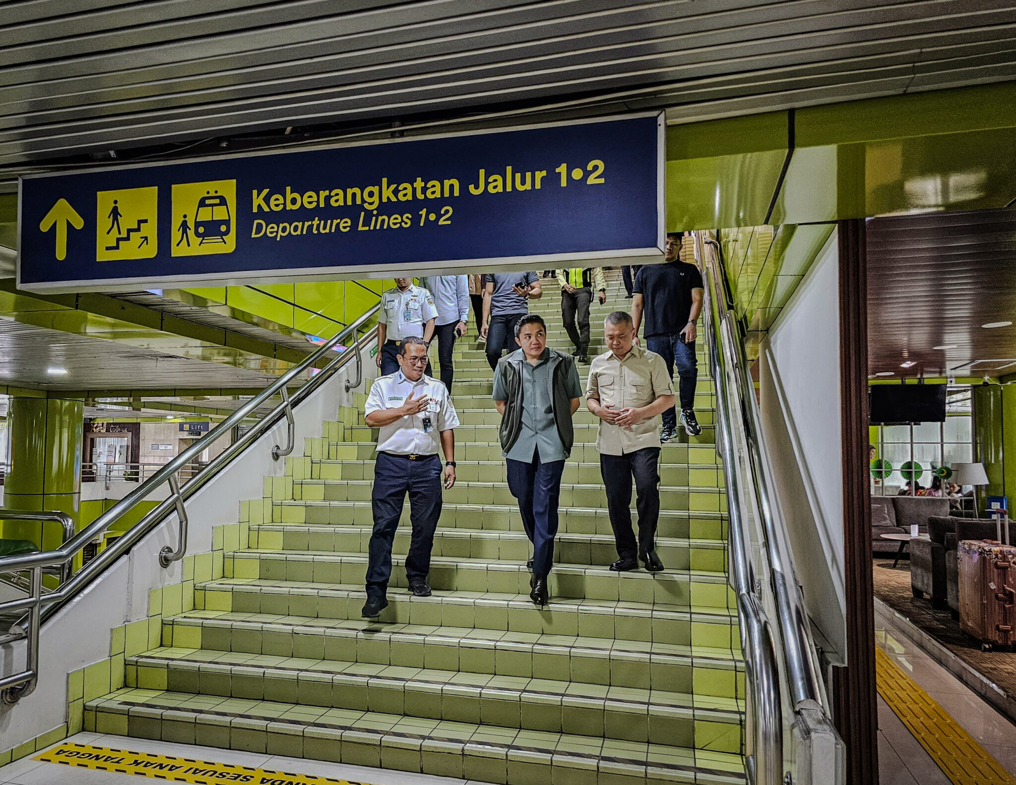 Seskab dan Menhub Tinjau Kesiapan Stasiun Gambir Hadapi Arus Mudik Lebaran