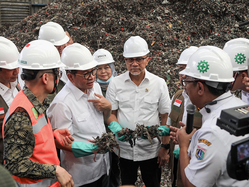 Gubernur Pramono Kunjungi TPST Bantargebang, Bahas Solusi Masalah Sampah