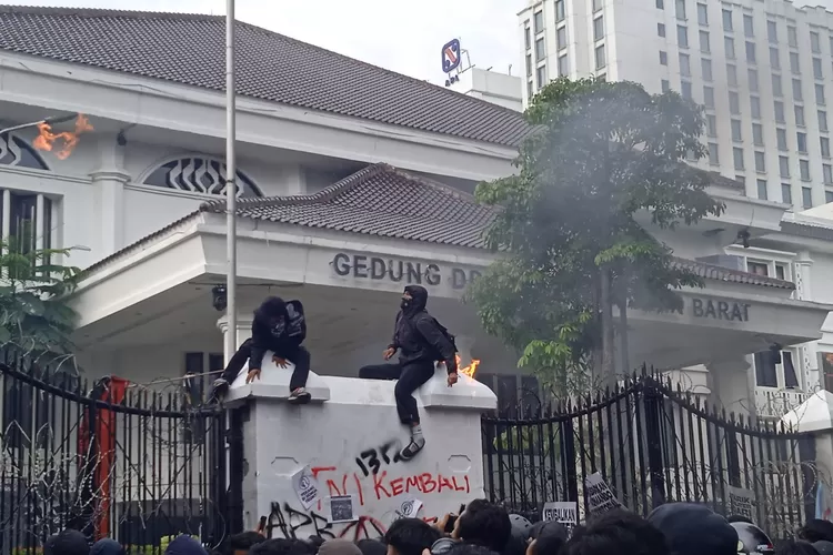 LBH Bandung: 25 Orang Jadi Korban Kekerasan Aparat di Demo UU TNI