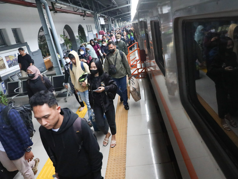 34.950 Pemudik Tiba di Stasiun Gambir dan Senen Hari Ini