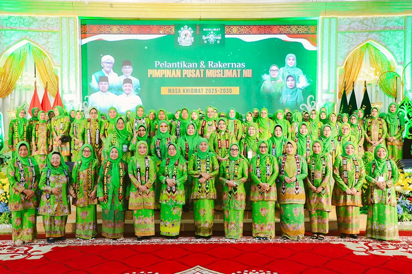 Dilantik Ketua Umum Dewan Pembina PP Muslimat NU 2025 2030, Khofifah Luncurkan Pelatihan Paralegal dan Lembaga Advokasi Hukum Keluarga