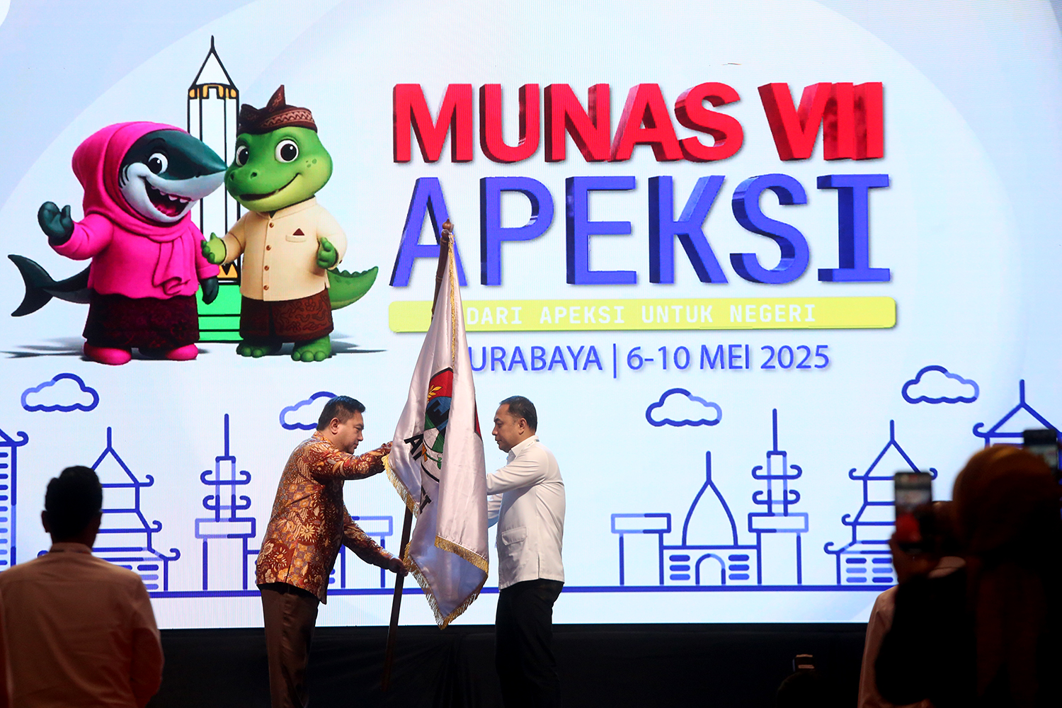Terpilih Kembali Sebagai Ketua APEKSI 2025-2030, Eri Cahyadi Dorong Sinergi Kota Selaraskan Visi-Misi Presiden